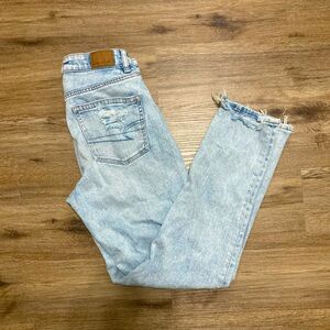 American Eagle Button Fly Boyfriend Jean Light Wash size 26 EUC